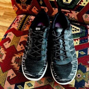 Almost New (Used Once) Sketchers Vapor Foam Sport Active